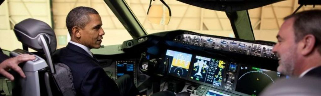 Barack Obama in a Boeing 787 cockpit e1363352060974