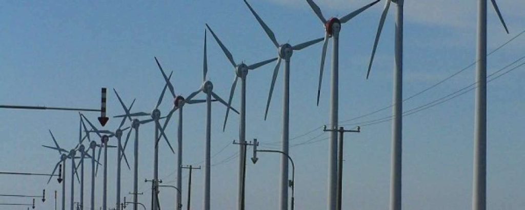 Electricity generating windmills in Hokkaido e1365086787280