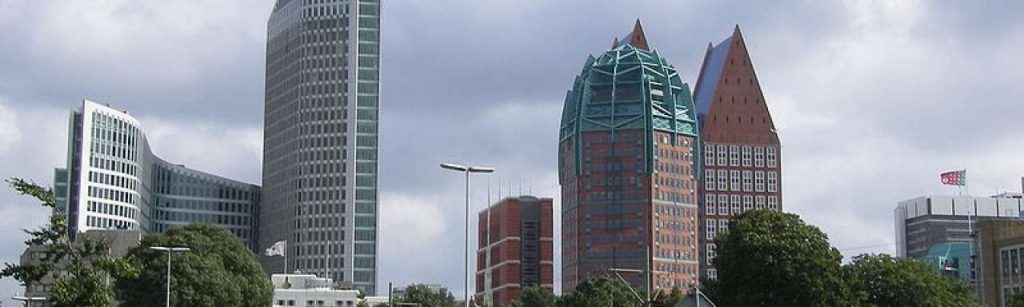 800px Hoftoren 2 B Castalia Skyline Den Haag e1369392701862