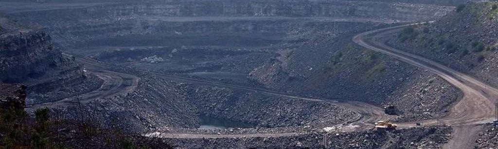Coal mine in Dhanbad India e1370863352785