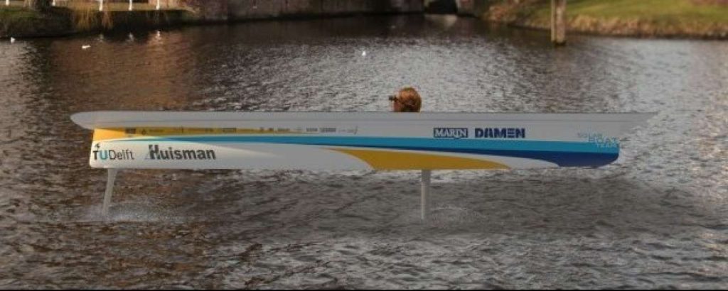 Impresse nieuwe solar boat in actie1 e1394209166958