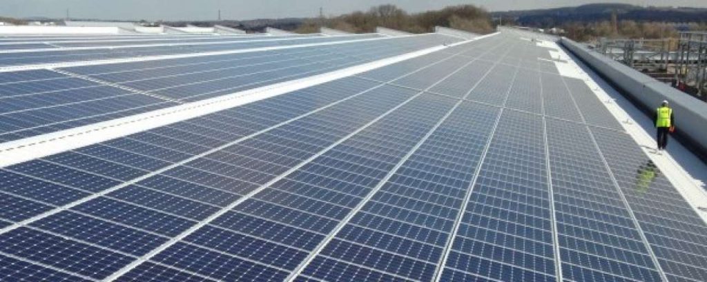 75184 jaguar land rover installs uks largest rooftop solar panel array at its engine manufacturing centre e1396946659154