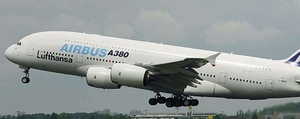 800px Airbus A380 inbound ILA 2006 e1398674996841