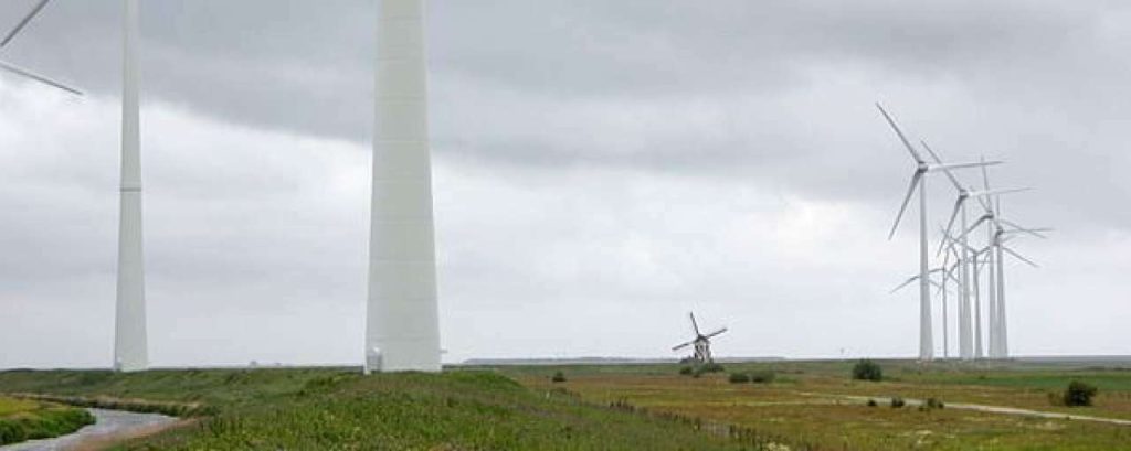 800px Windmolen De Goliath in de Eemshaven