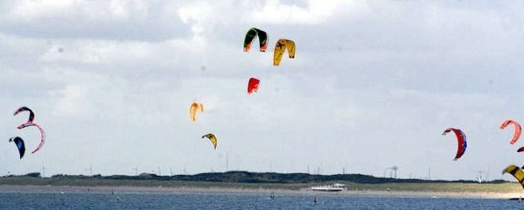 Kitesurfers800
