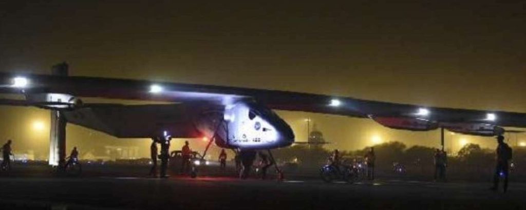 2015 03 10 Solar Impulse 2 RTW 2nd Flight Muscat to Ahmedabad Landing Revillard 0864 thumb