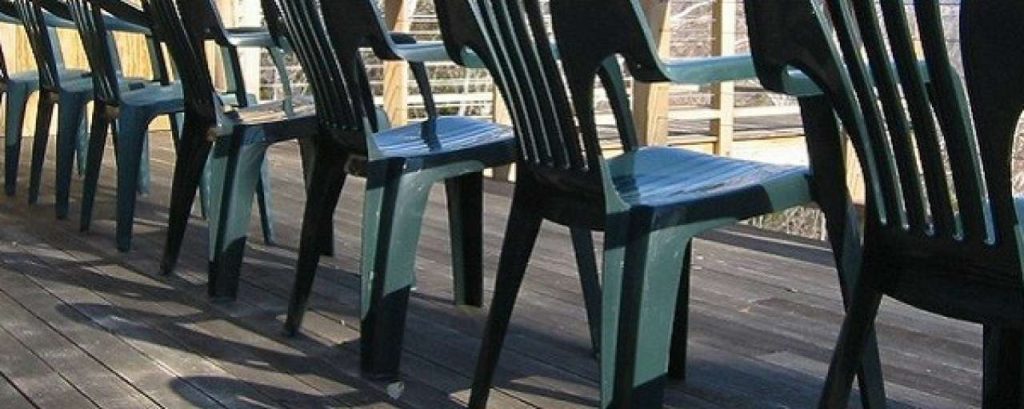 Plastic stoelen