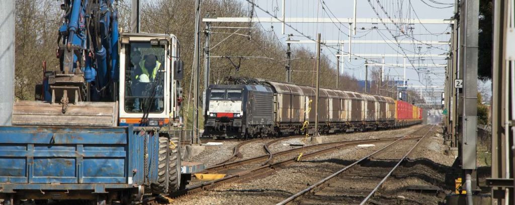 15 C589 02