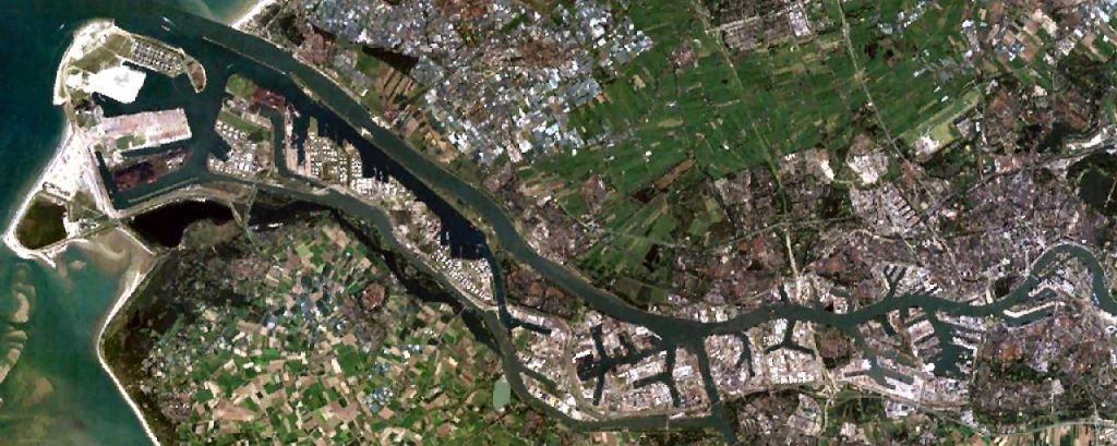 Satellite image of europoort netherlands 4 25e 51 90n