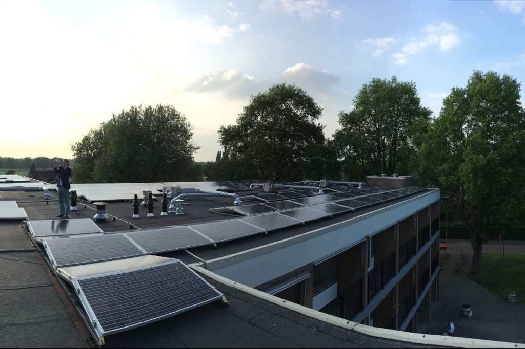 Zon op de benring 582 zonnepanelen door crowdfunding zonnepanelendelen