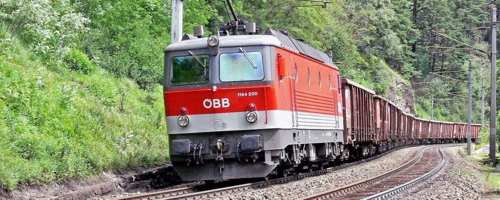 Train 1371156 1280