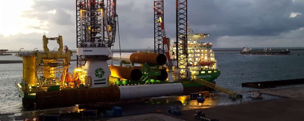 Sif innovationa bijna volgeladen met 4 monopiles en 4 verbindingsstukken paul martens