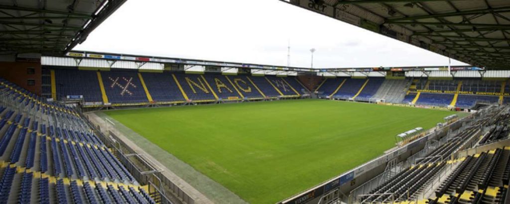 20120921ratverleghstadionbinnenkant1