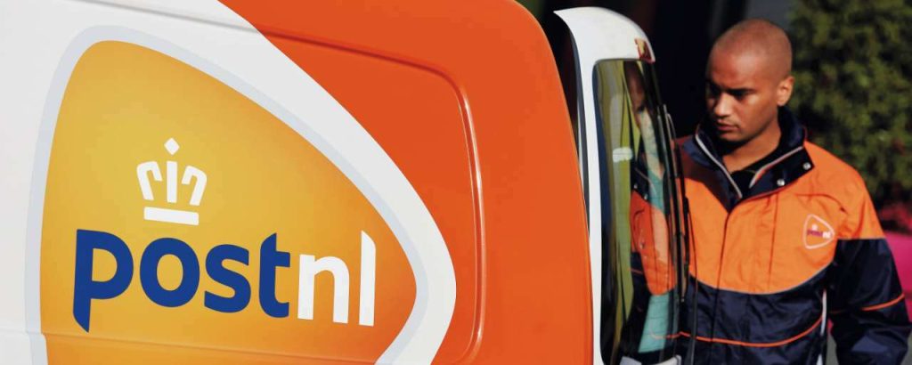 Busje chauffeur postnl tcm10 15343