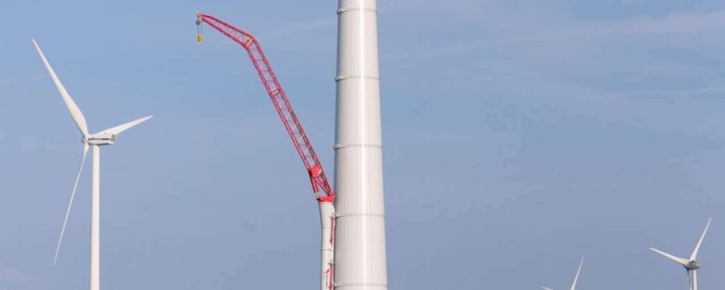 Lagerwey climbing crane 1001x1500