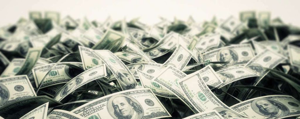 Adobestock 88877194 geld kleiner