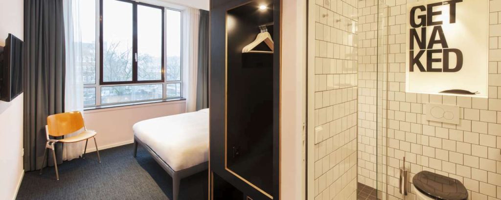3 double room the tire station
