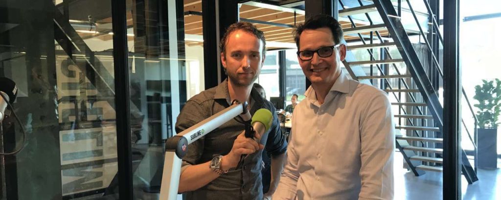 Arie koornneef in studio met john van schagen