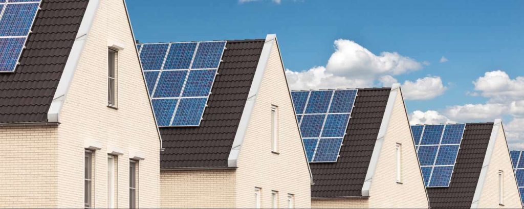 Zonnepanelen huizen woningen daken