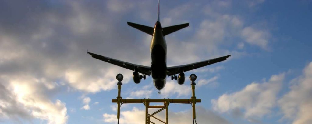 Vliegtuig londen heathrow landend luchtvaart