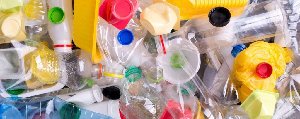 Adobestock plastic flesjes