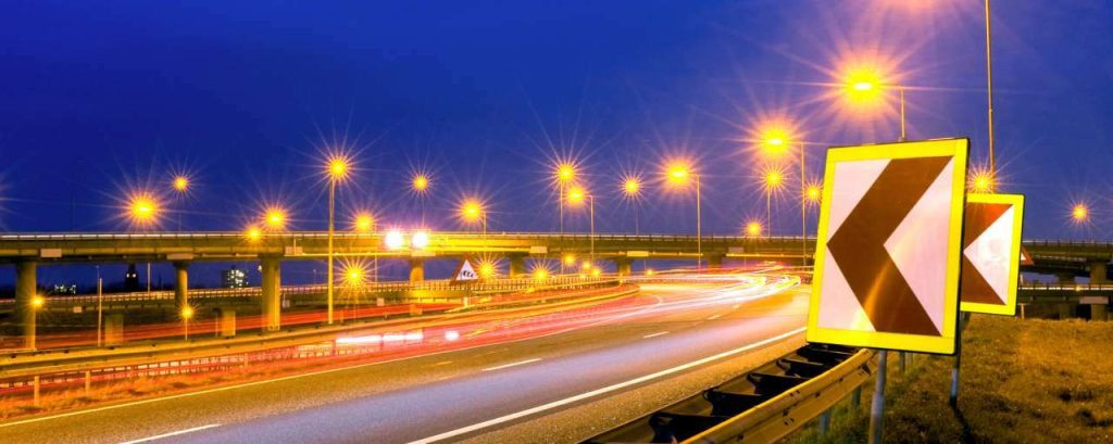 Adobestock lantaarnpalen snelweg