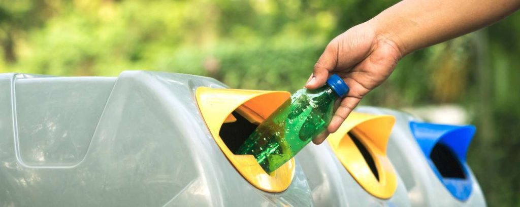 Adobestock plastic fles inzameling