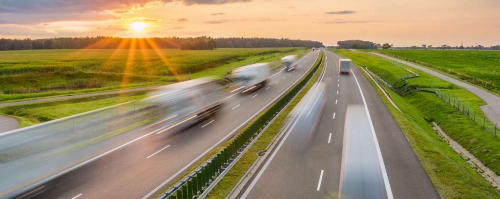 Adobestock vrachtwagens snelweg