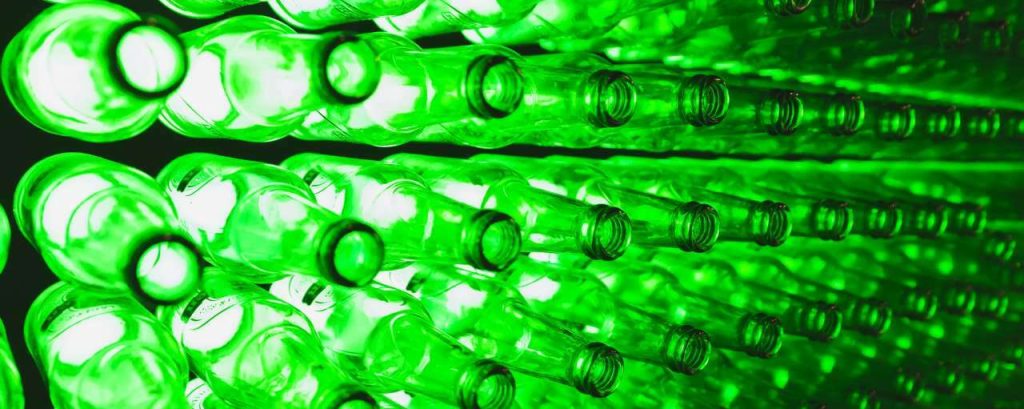 Adobestock heineken flesjes