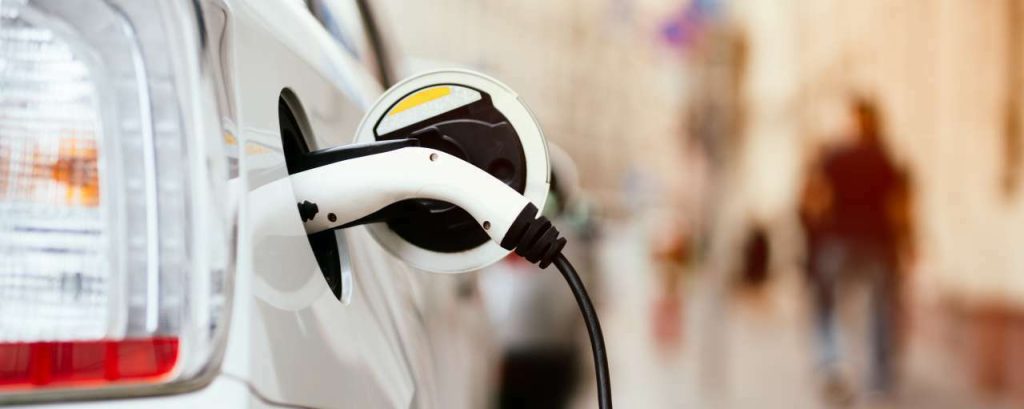 Adobestock elektrische auto stekker opladen