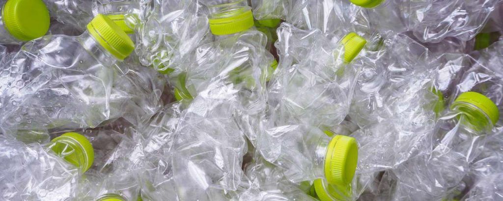 Adobestock plastic flessen recycling