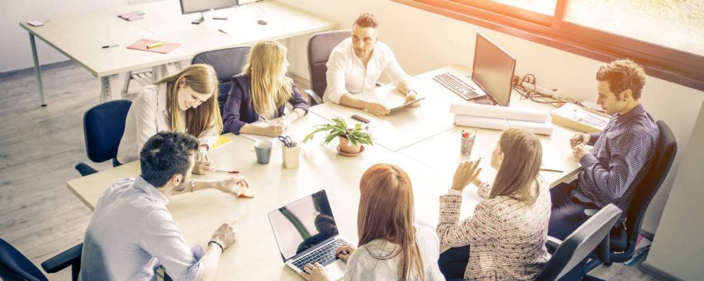 Adobestock startup vergadering mensen