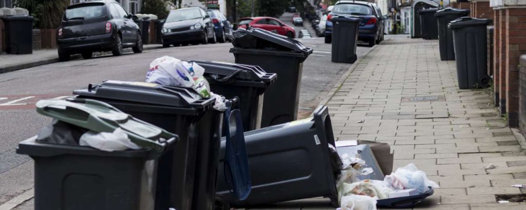 Adobestock afval op straat