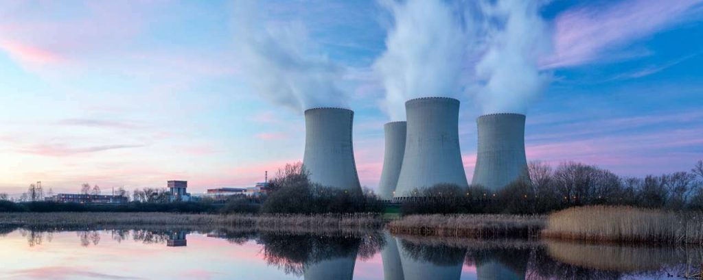 Kerncentrale bij water