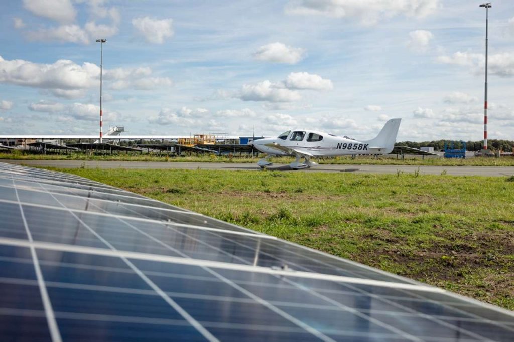 Zonnepark luchthaven groenleven