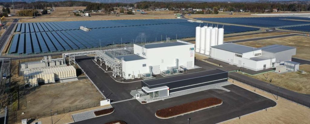 Toshiba waterstoffabriek en zonnepanelen