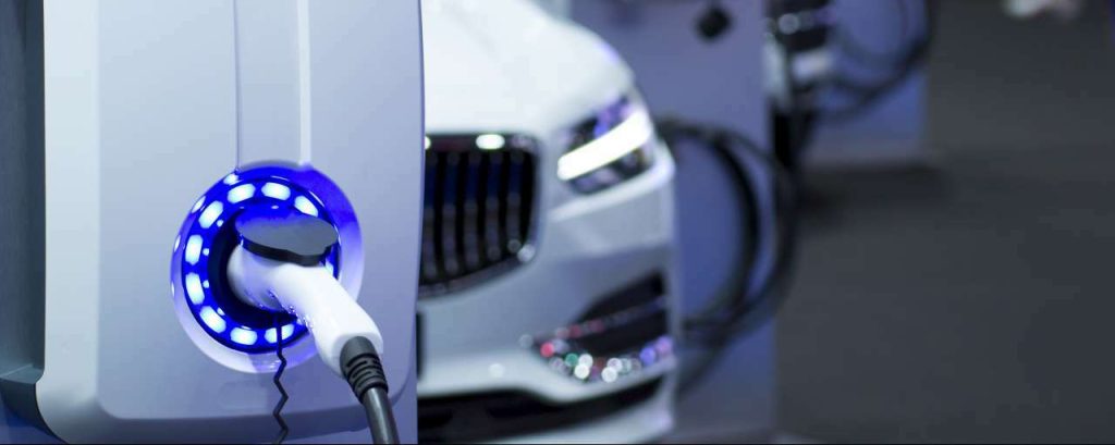 Adobestock elektrische auto opladen laadpaal lampjes