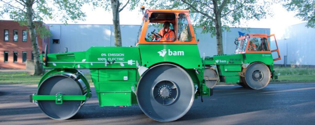Wals bam elektrisch met diesel op de achtergrond