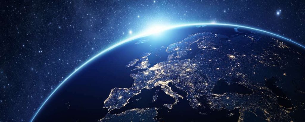 Adobestock 81541602 planeet aarde klimaatverandering kleiner