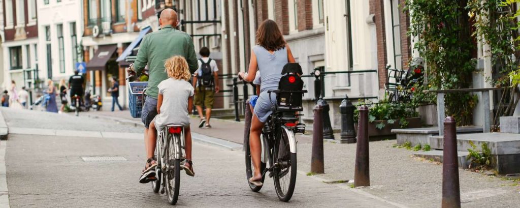 Dana marin amsterdamian z5zxvl6w2fy unsplash