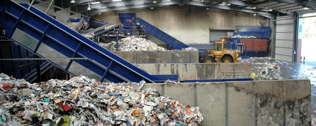 Adobestock plastic recycling fabriek