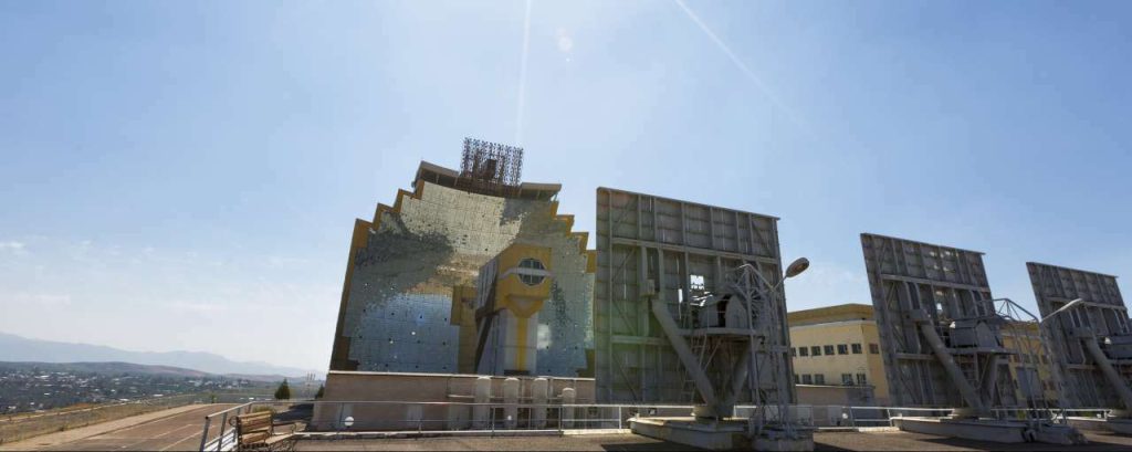 Zon oesbekistan spiegel adobe stock