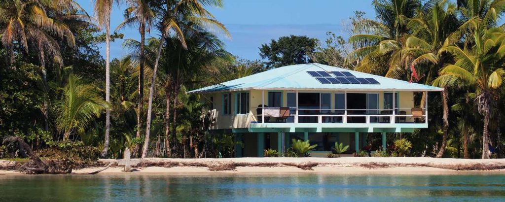Adobestock zonnepanelen palmbomen vakantiegevoel 2