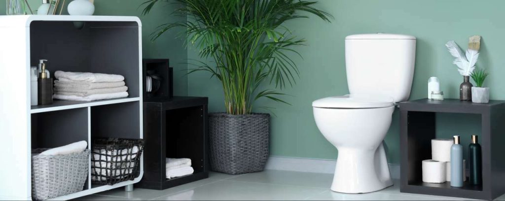 Toilet groene muur plant mooi change inc adobe stock