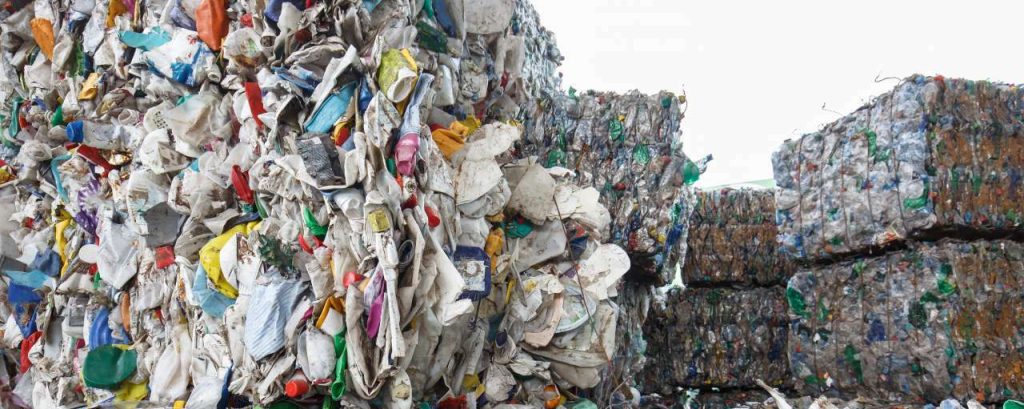 Adobestock afvalberg plastic