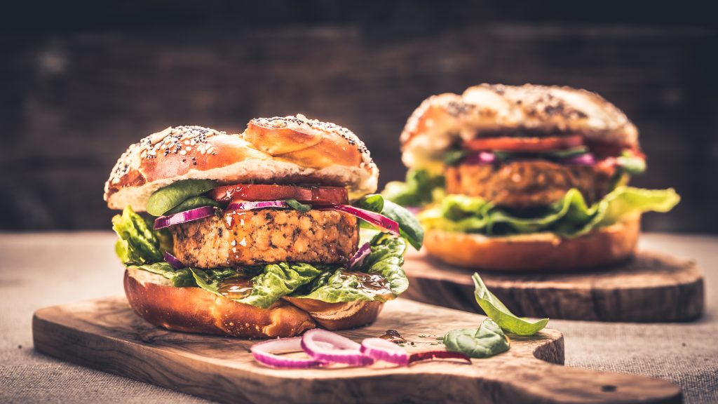 Vegan burger gezond eten adobe stock
