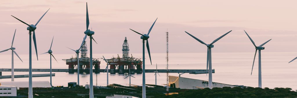 Windmolens olieplatforms samen zee land adobe stock change inc