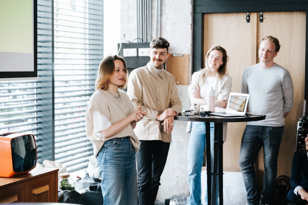 Margot en Brad pitchen Invest NL Fastlane 13 4 22 Gaby Jongenelen Fotografie 21