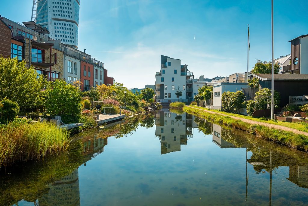 Zeden malmo gebouwen water groen