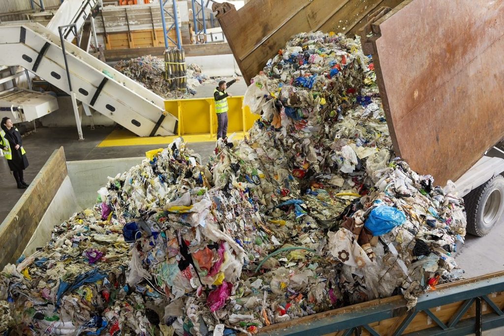 UBQ stort afval in hun fabriek credits UBQ